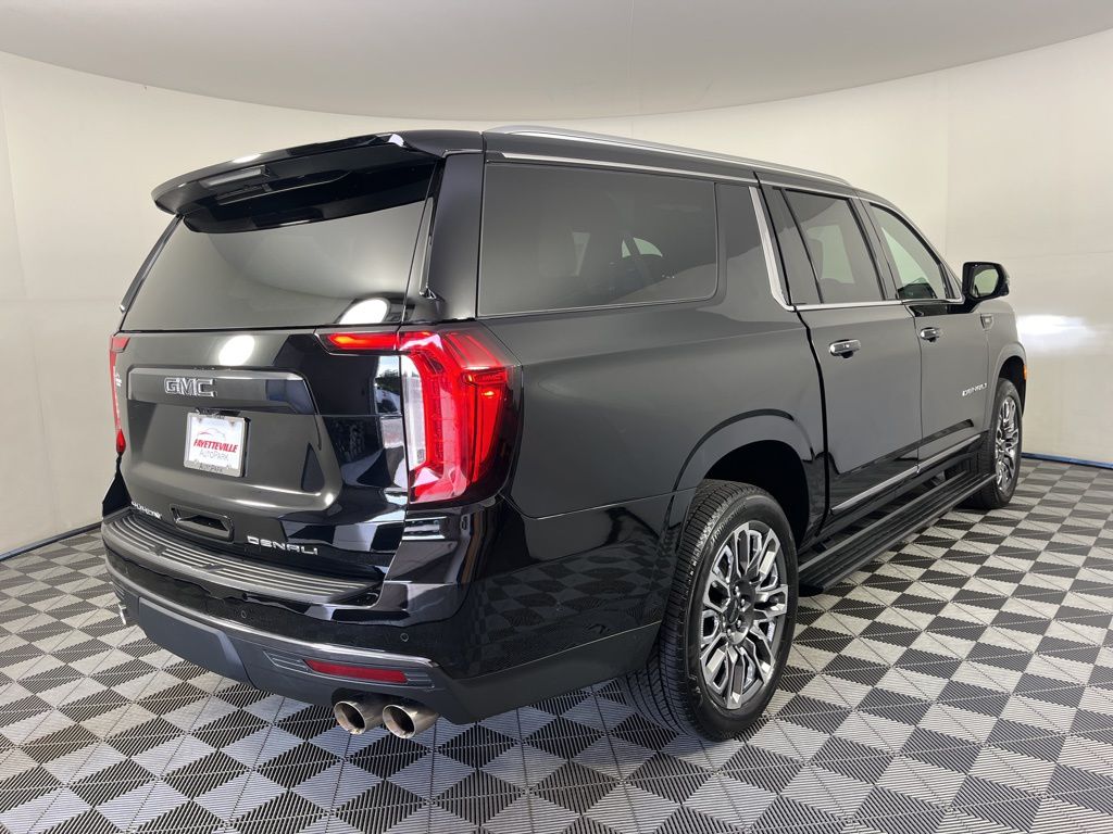 Thumbnail: 2024 GMC Yukon XL - 22