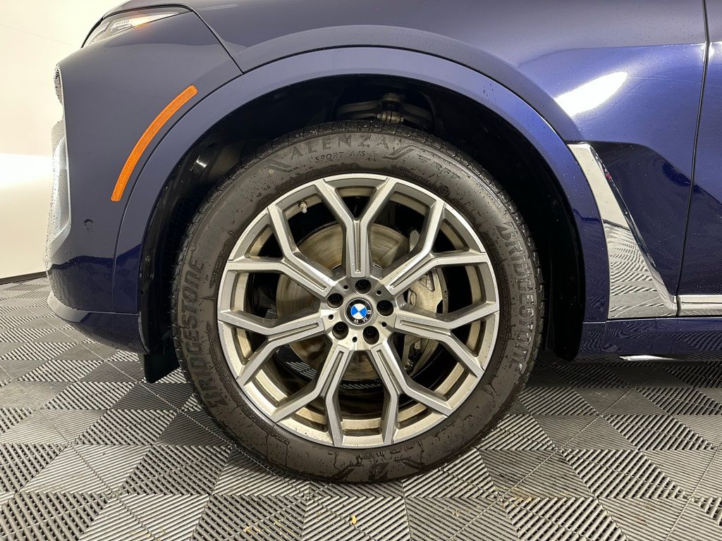 Thumbnail: 2023 BMW X7 - 9