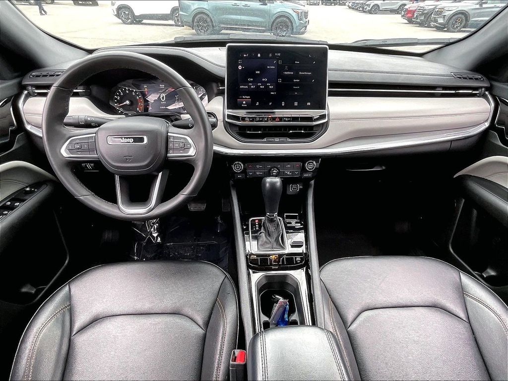2024 Jeep Compass — photo 20