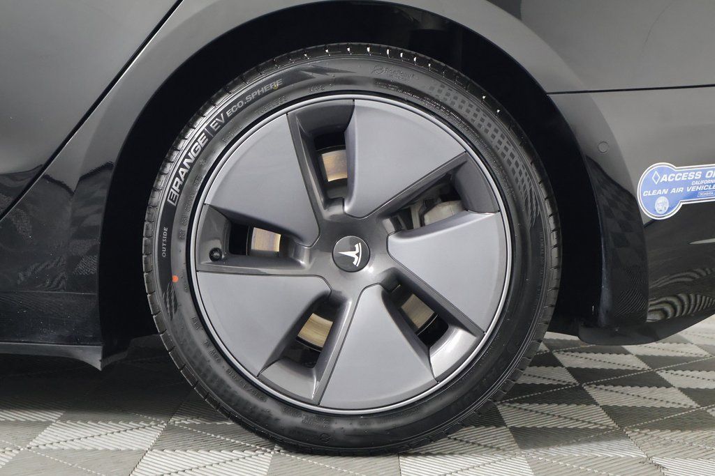 Thumbnail: 2021 Tesla Model 3 - 16