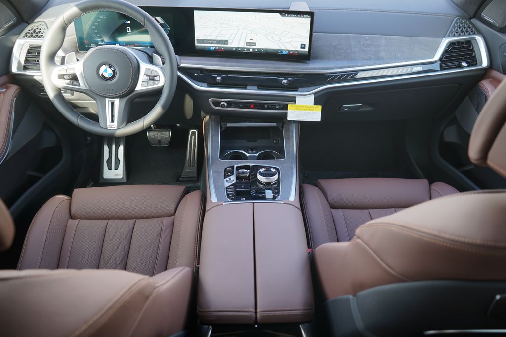 2025 BMW X7 M60i 13