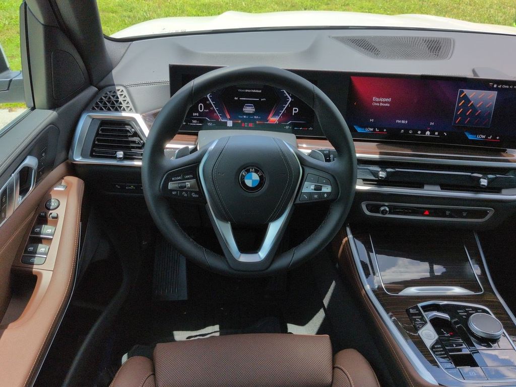 New 2026 White BMW xDrive40i image 16