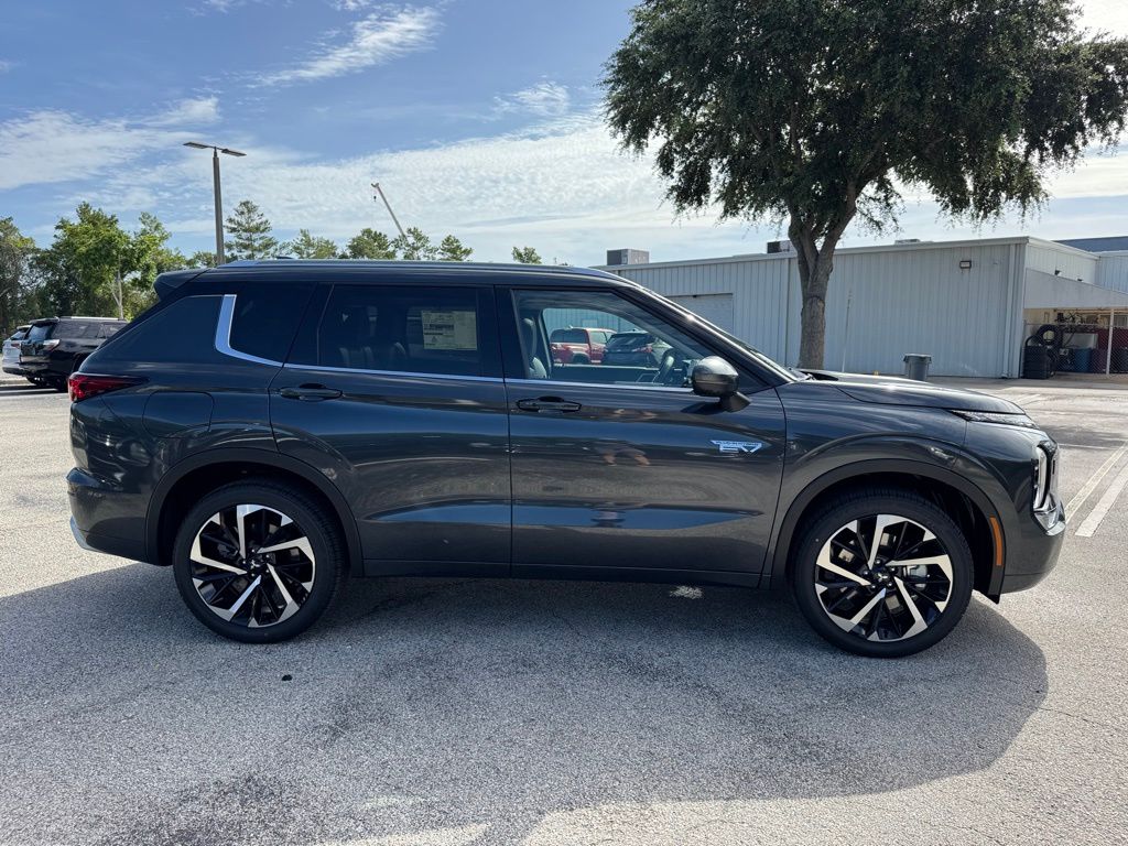 2025 Mitsubishi Outlander PHEV SEL photo 5