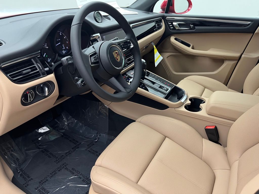 Thumbnail: 2025 Porsche Macan - 4