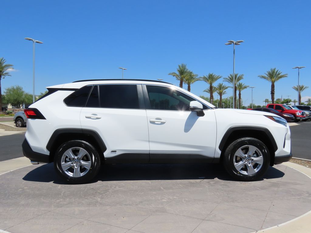 2025 Toyota RAV4 LE 4