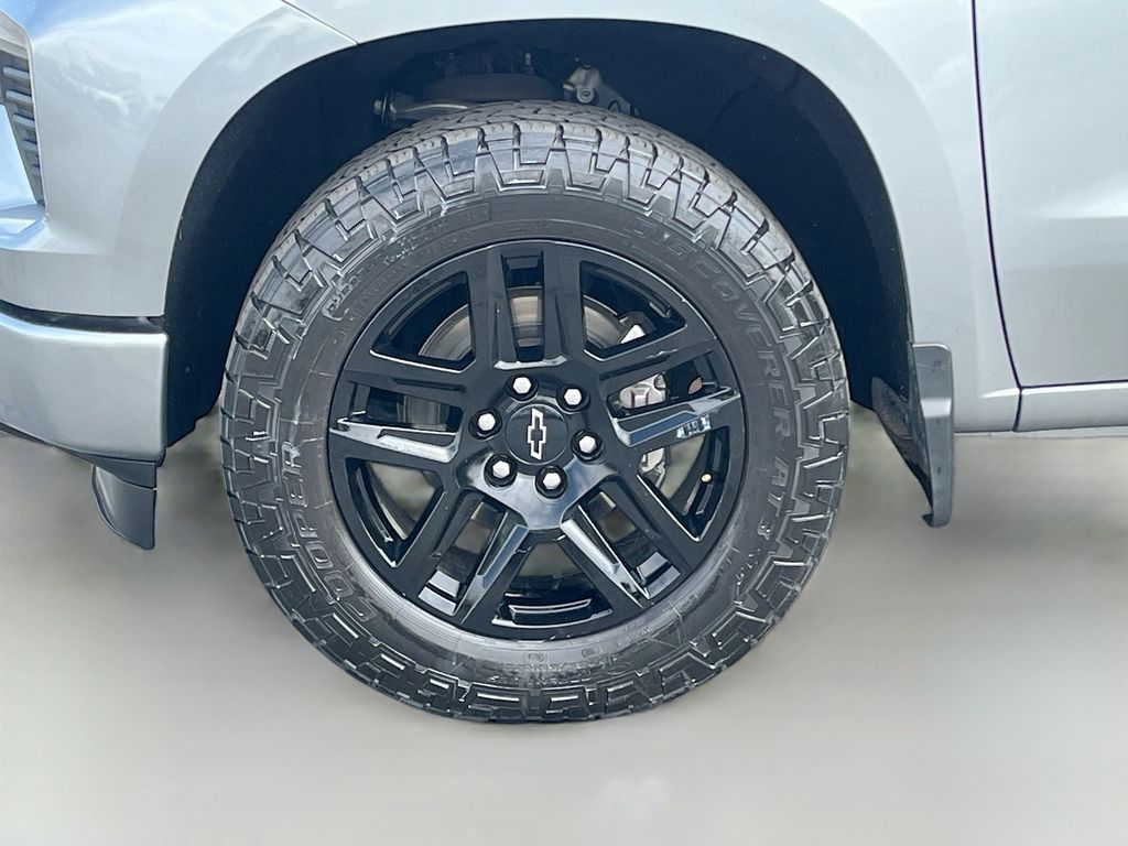 Used 2023 Sterling Gray Metallic Chevrolet RST image 30
