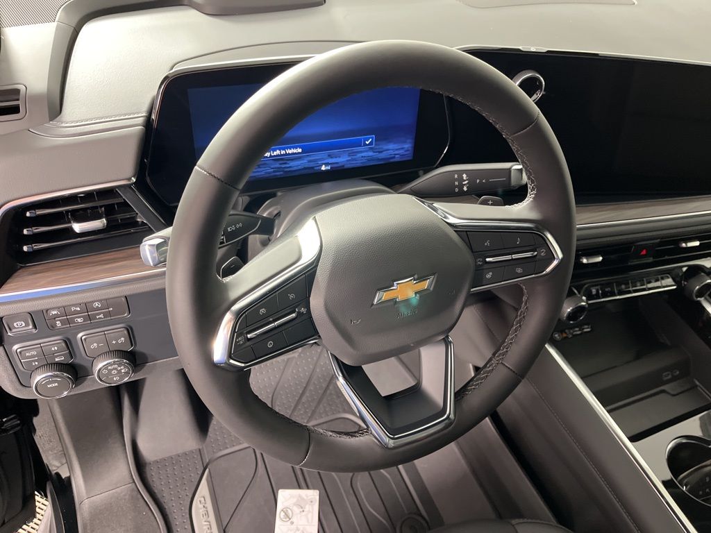 Thumbnail: 2025 Chevrolet Suburban - 28