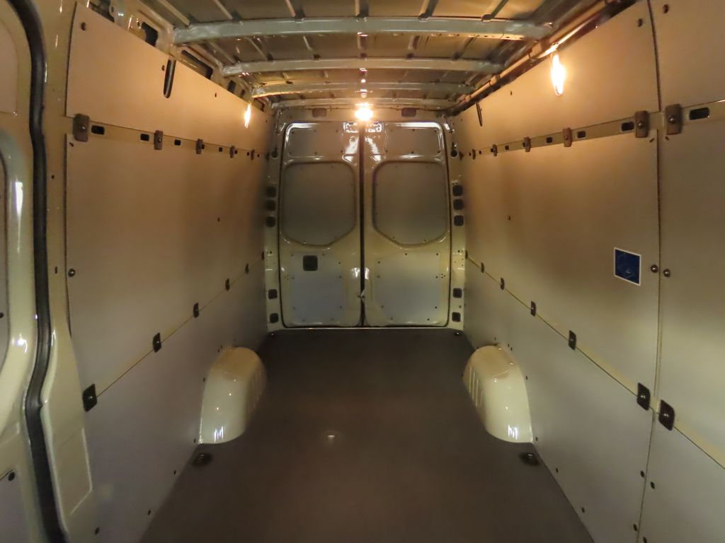 Thumbnail: 2025 Mercedes-Benz Sprinter - 29