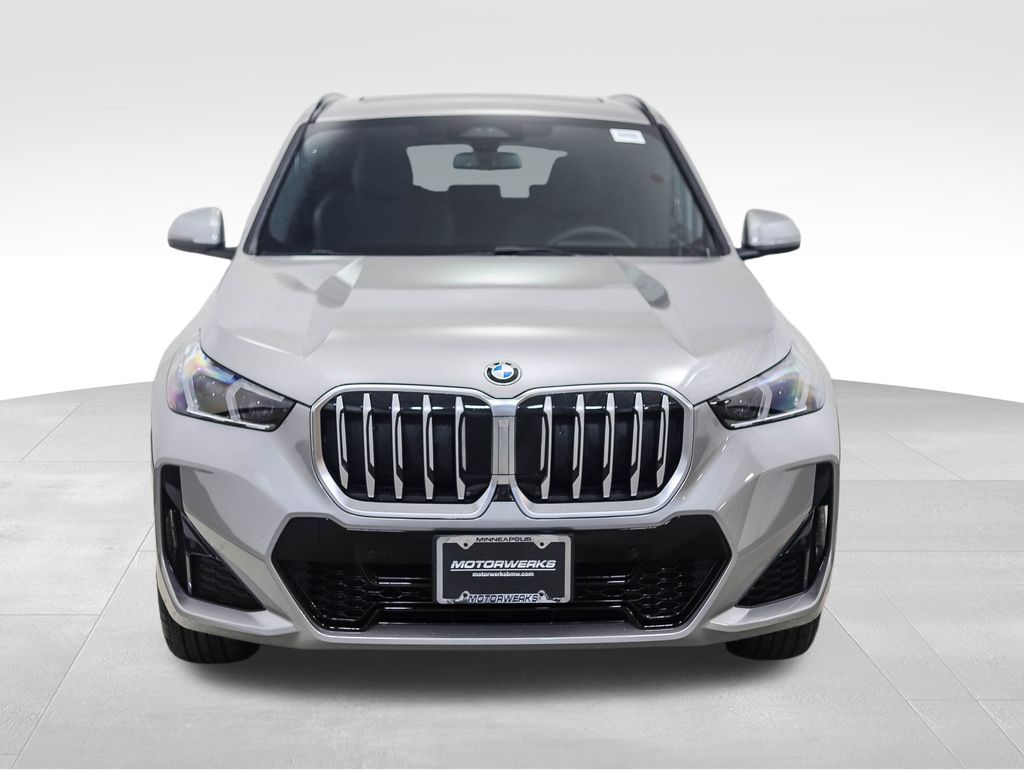 2025 BMW X1 xDrive28i 8