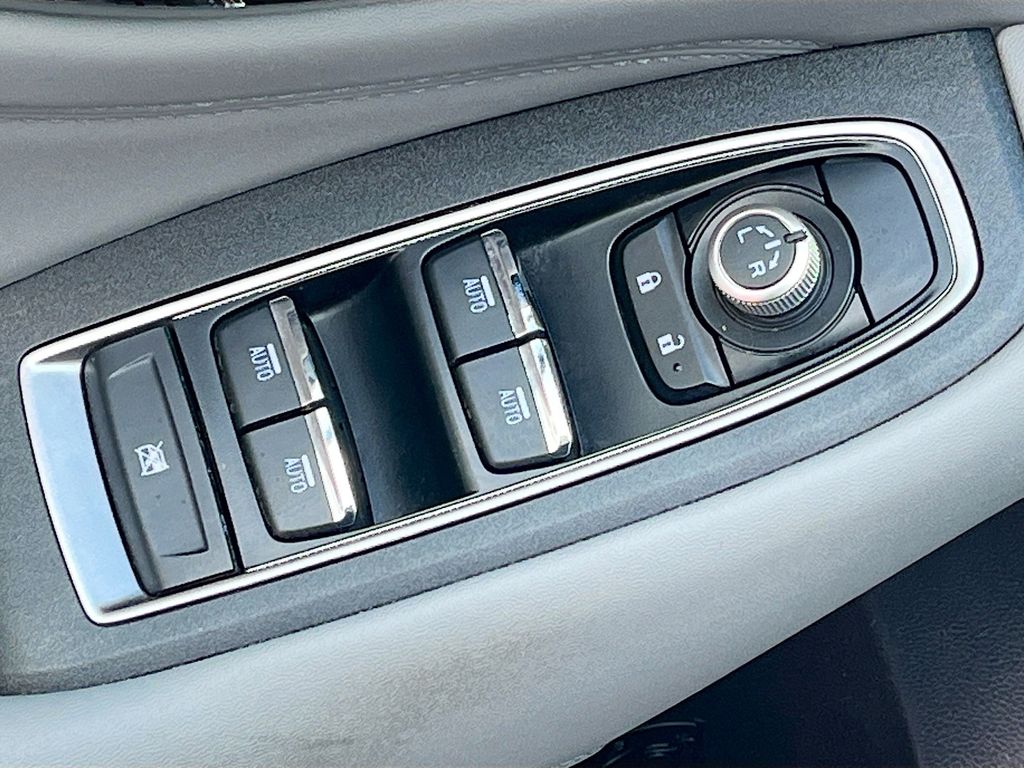 Used 2025 Gray Subaru Limited image 17