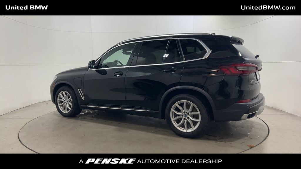 Thumbnail: 2021 BMW X5 - 6