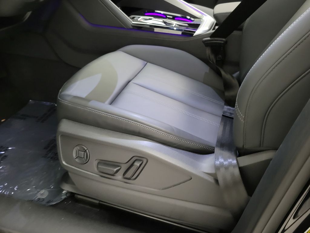 Thumbnail: 2025 Audi Q5 - 26