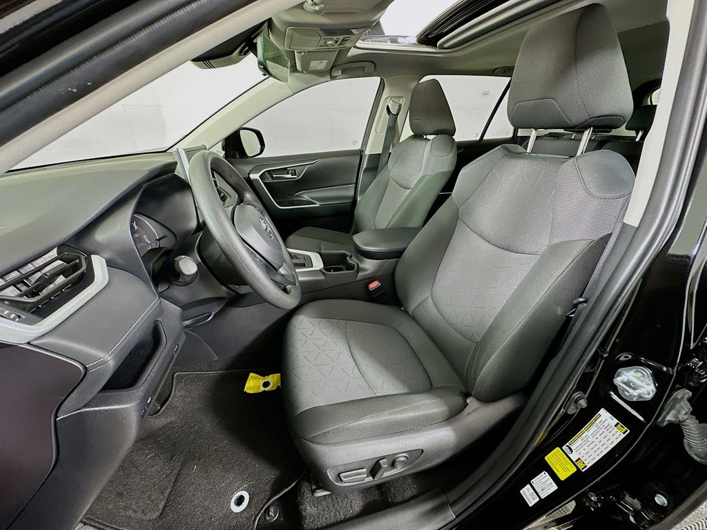 Thumbnail: 2025 Toyota RAV4 - 21