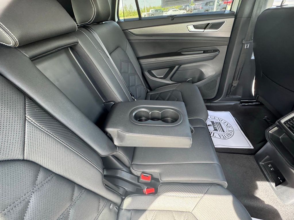 Used 2025 Volkswagen Atlas Cross Sport SUV