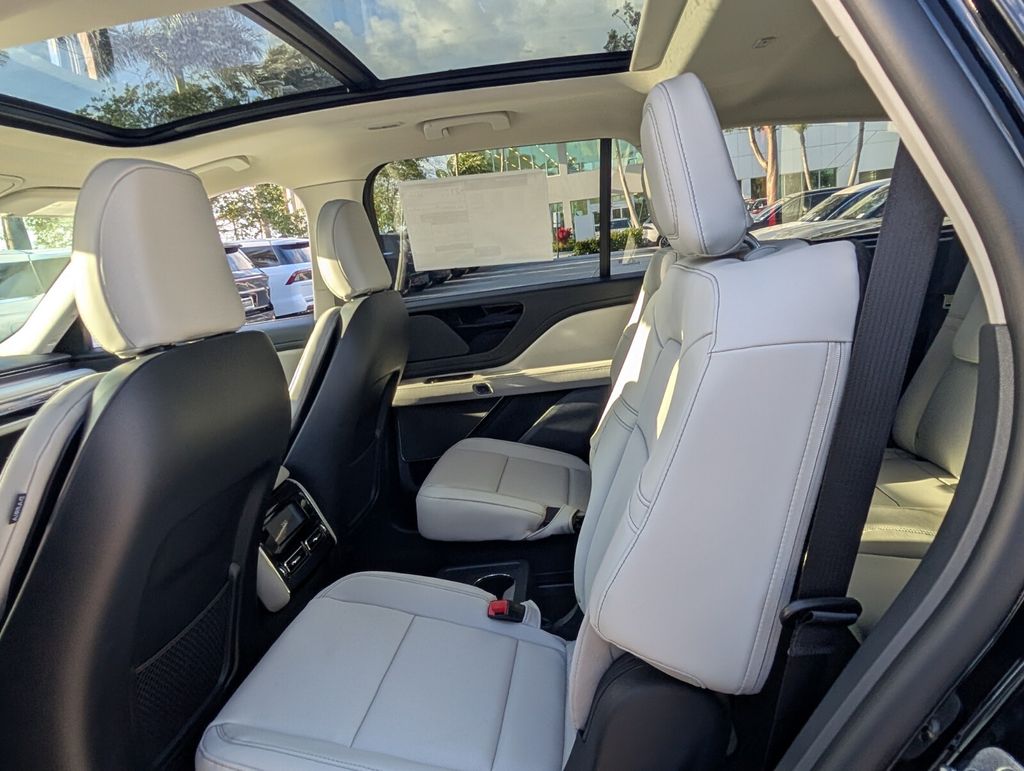 new 2026 Lincoln Aviator car, priced at $61,385