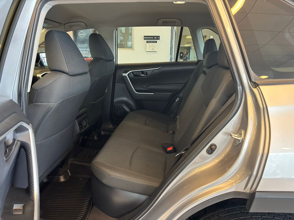 2023 Toyota RAV4 Hybrid LE