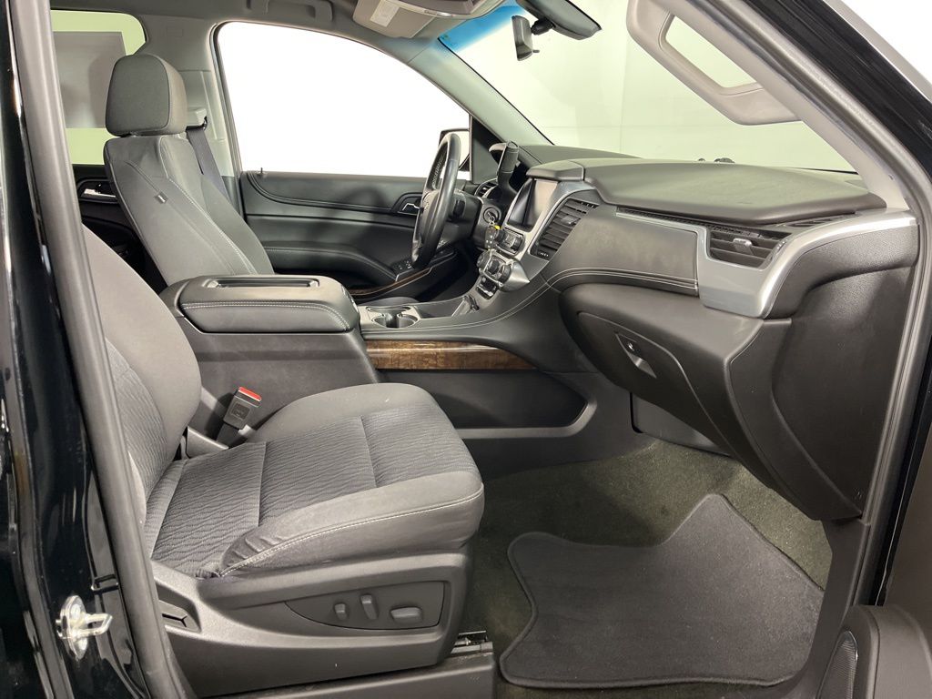 Thumbnail: 2017 Chevrolet Tahoe - 8