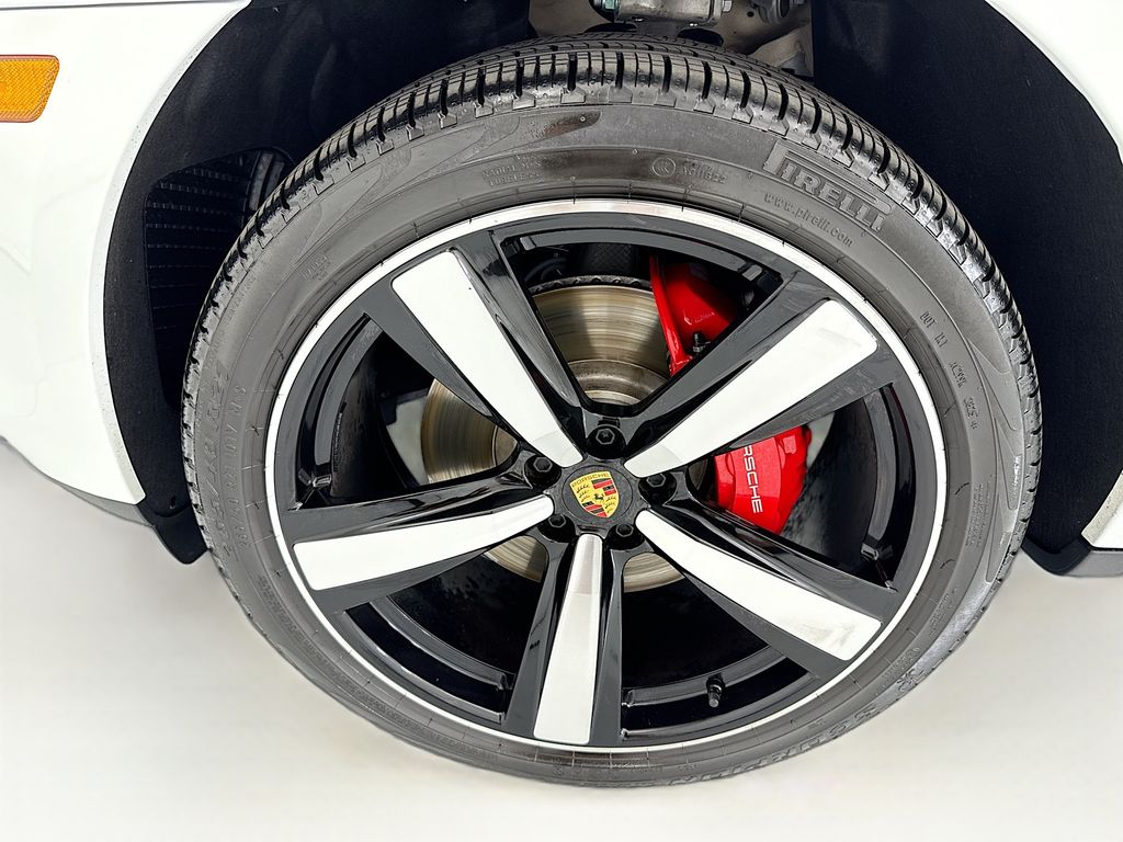 Thumbnail: 2026 Porsche Macan - 29