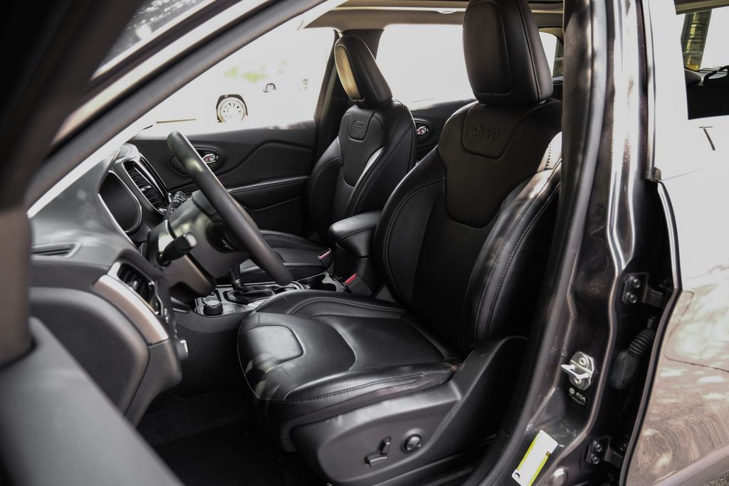 used 2022 Jeep Cherokee car, priced at $22,720