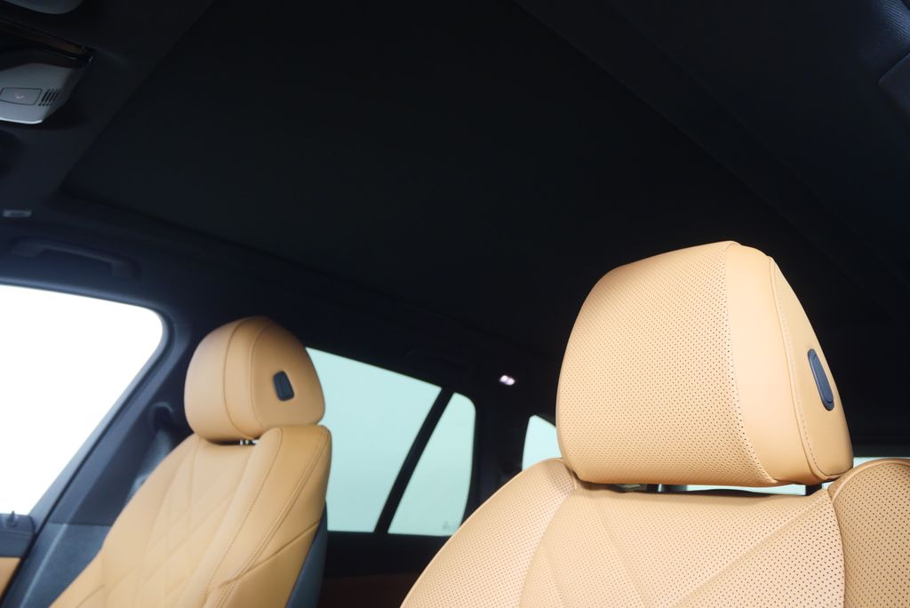 Thumbnail: 2026 BMW X5 - 11