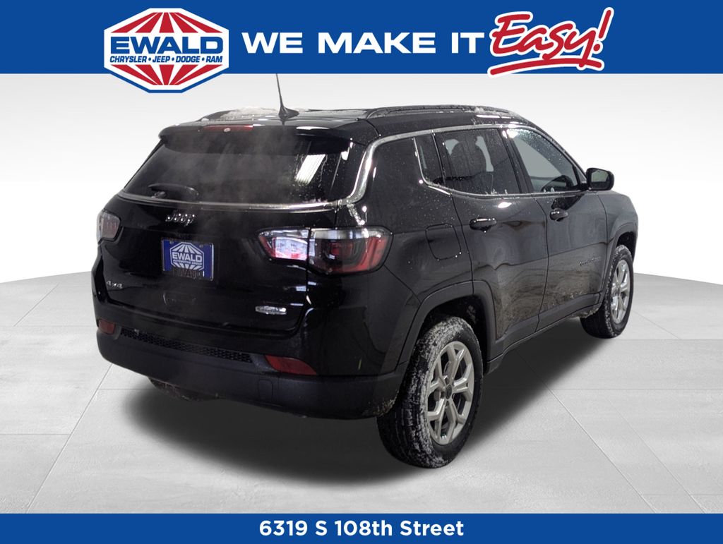 2025 Jeep Compass Latitude photo