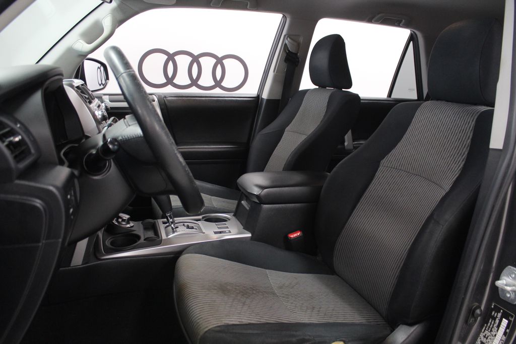 Thumbnail: 2015 Toyota 4Runner - 11