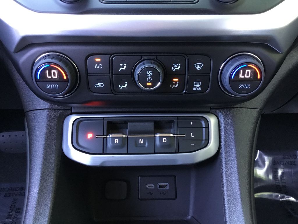 Thumbnail: 2023 GMC Acadia - 21