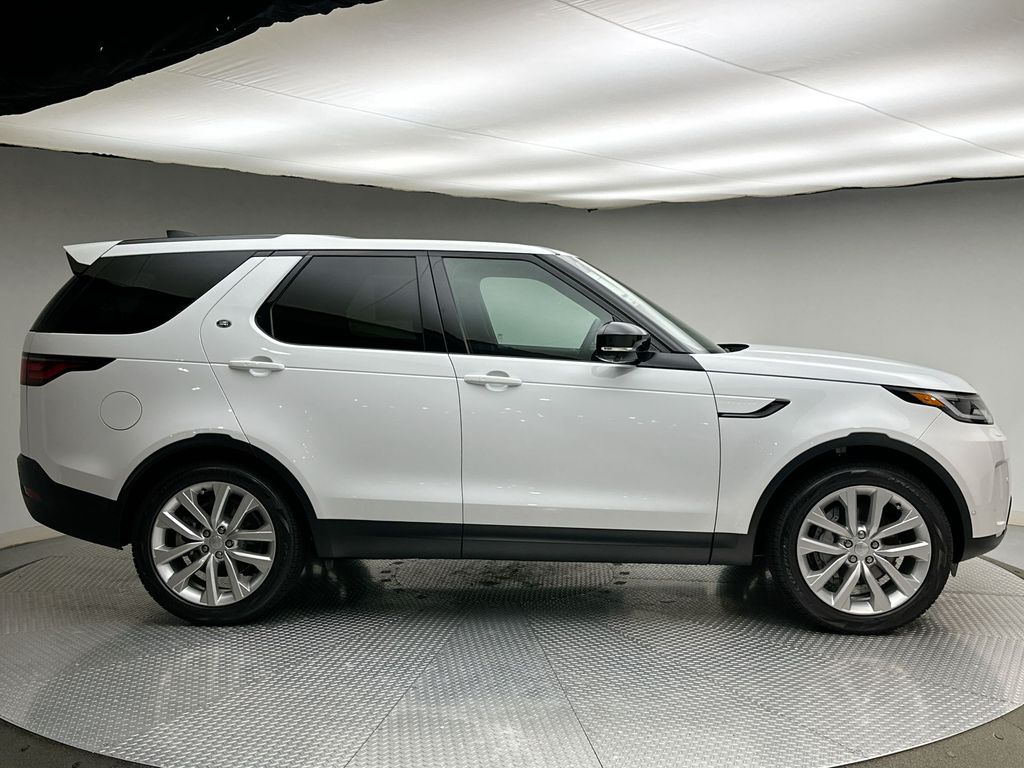 Thumbnail: 2026 Land Rover Discovery - 4