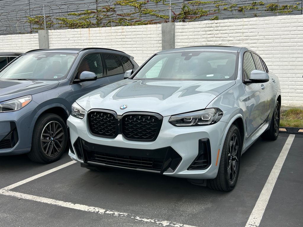 Thumbnail: 2023 BMW X4 - 2