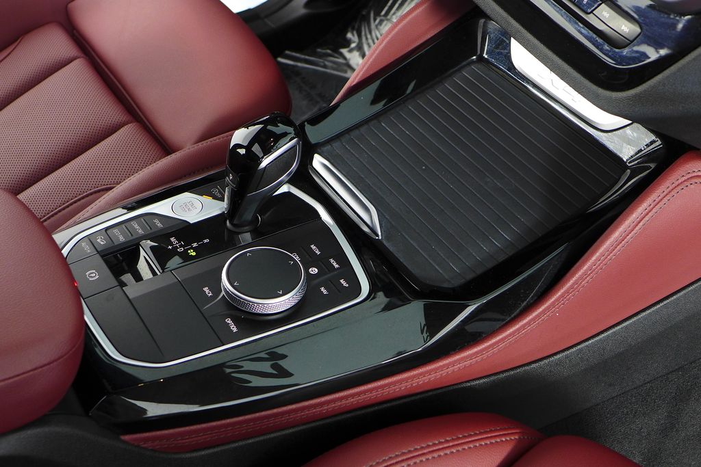 Thumbnail: 2022 BMW X4 - 15