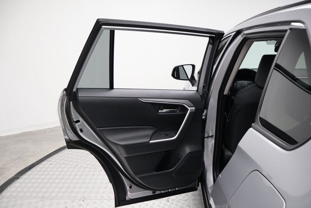 Thumbnail: 2025 Toyota RAV4 - 21