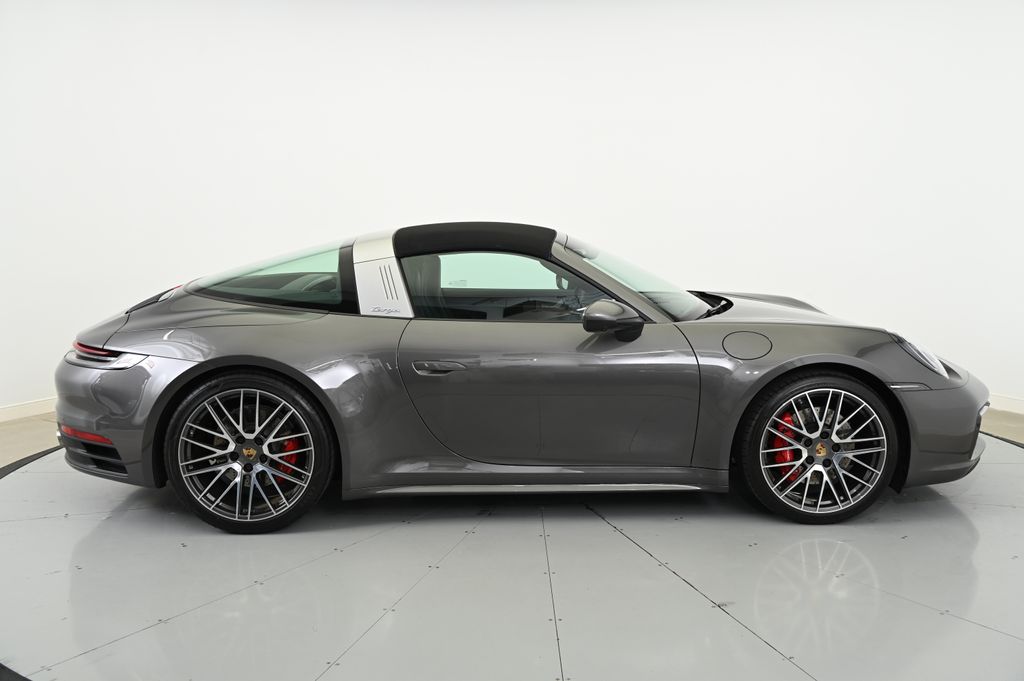 2022 Porsche 911 Targa 4S 9