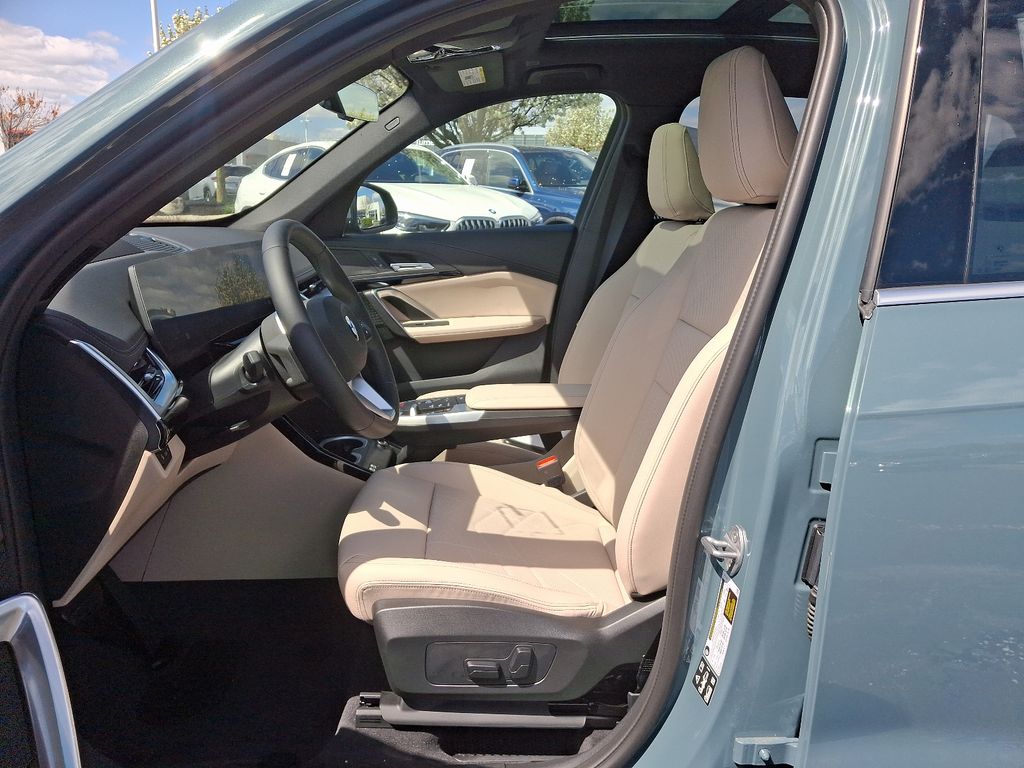2025 BMW X1 xDrive28i 6
