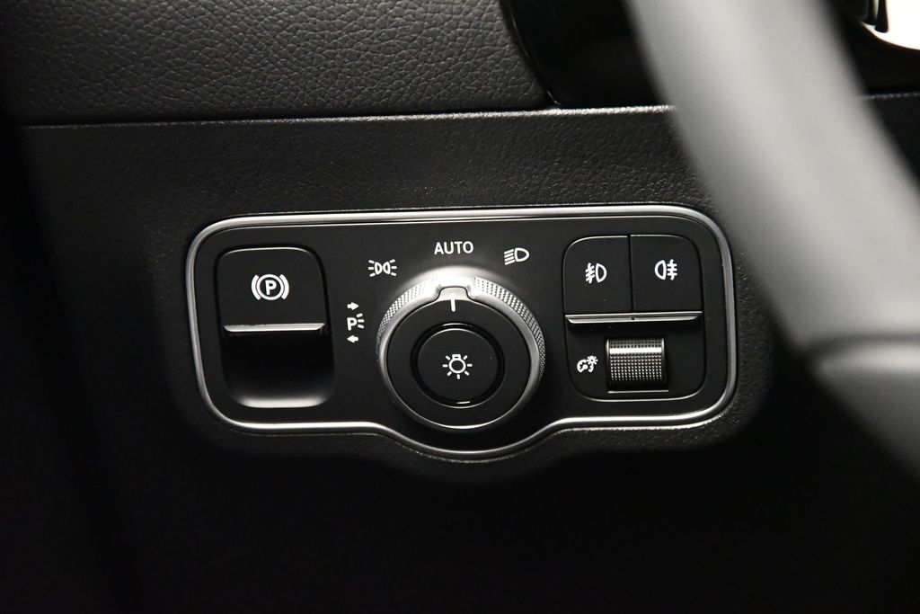 Thumbnail: 2025 Mercedes-Benz GLA - 20