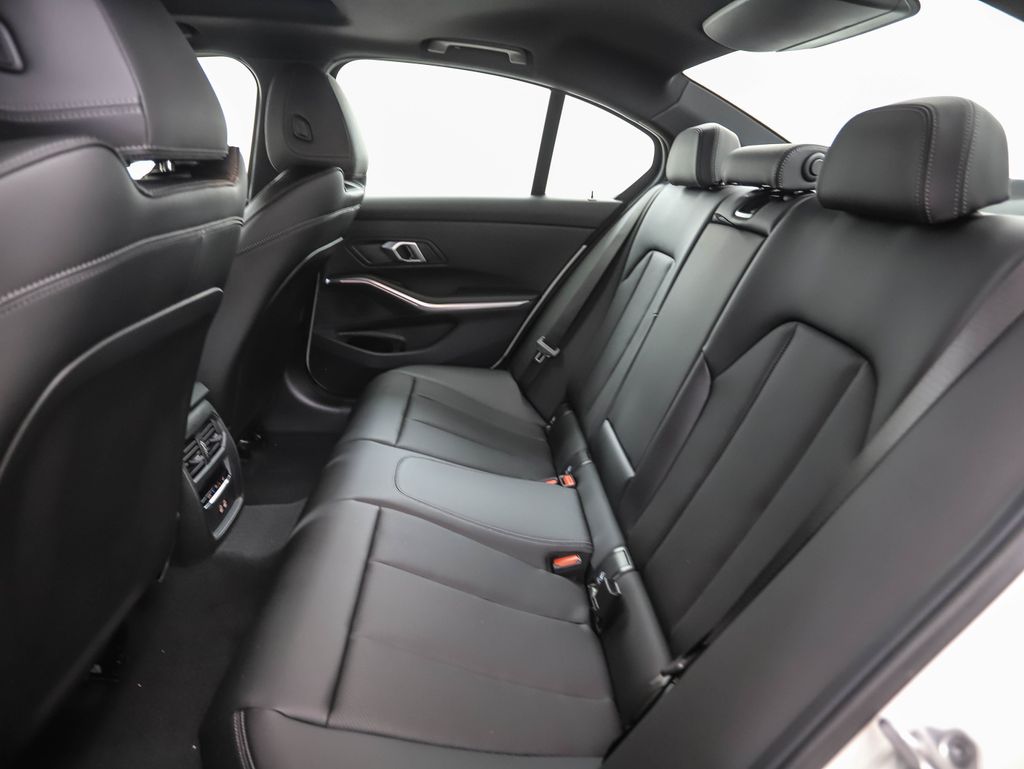 Thumbnail: 2026 BMW 3 Series - 21