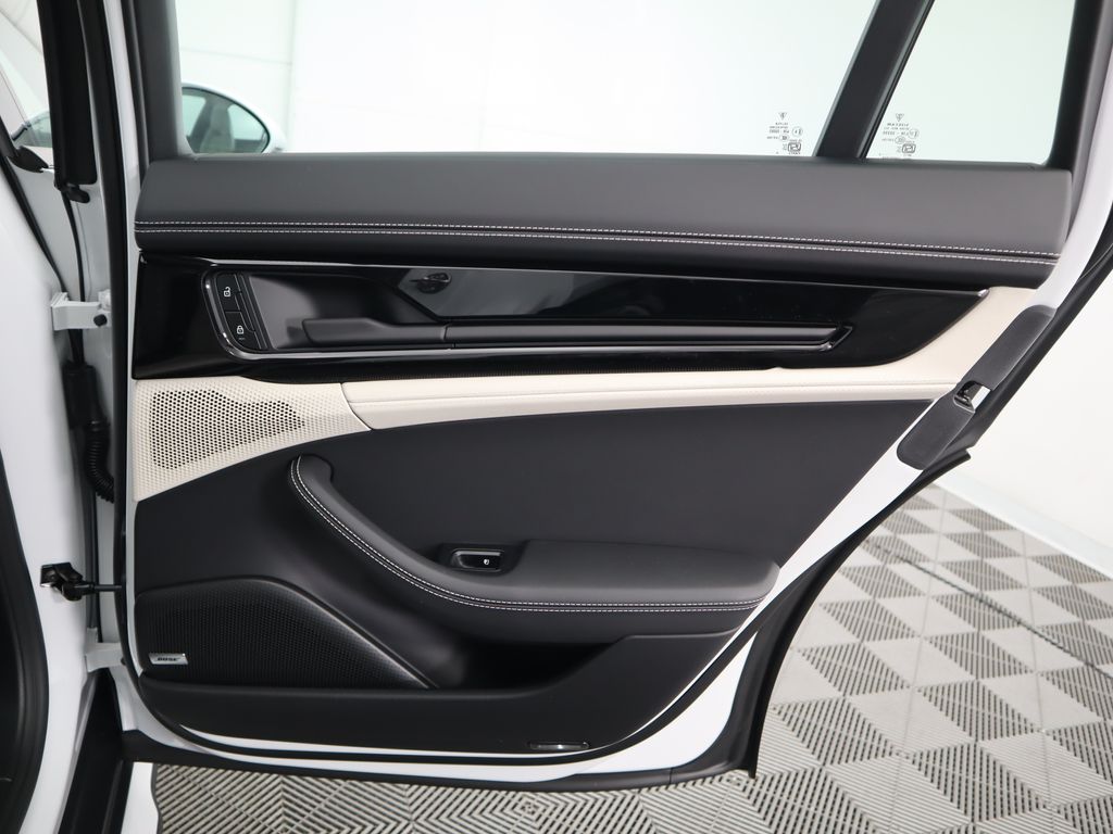 Thumbnail: 2025 Porsche Panamera - 29