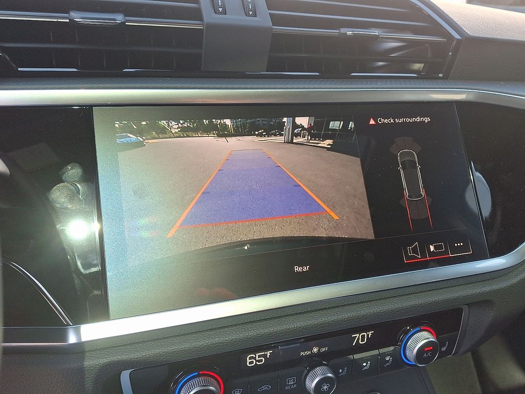 Thumbnail: 2025 Audi Q3 - 15