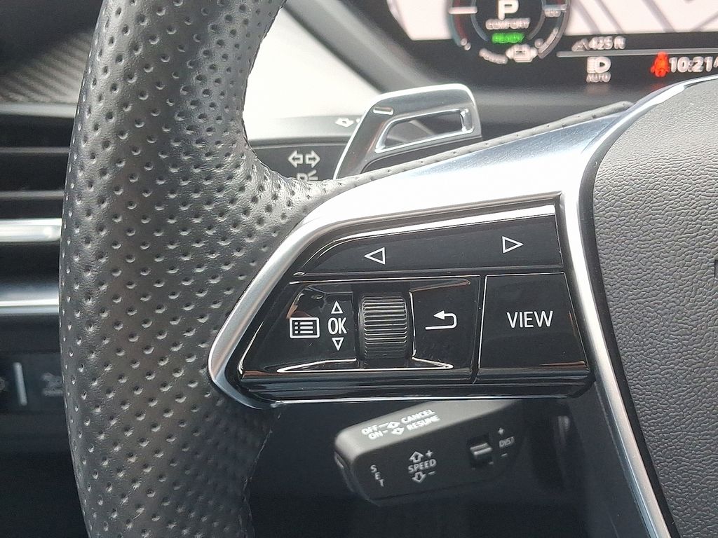 Thumbnail: 2022 Audi e-tron GT - 22