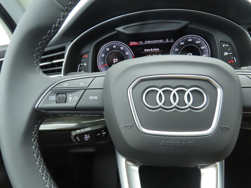 Thumbnail: 2025 Audi Q7 - 11