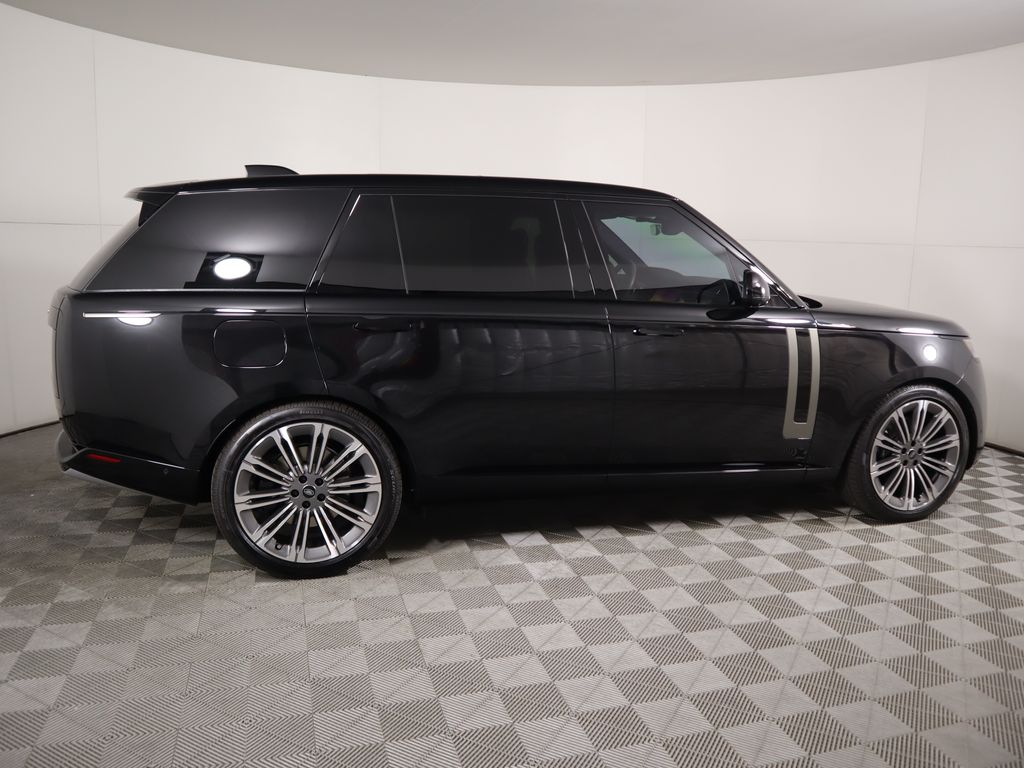 Thumbnail: 2025 Land Rover Range Rover - 4