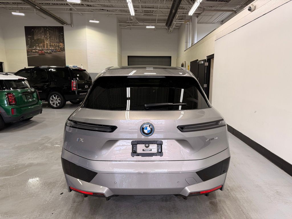 Thumbnail: 2023 BMW iX - 4