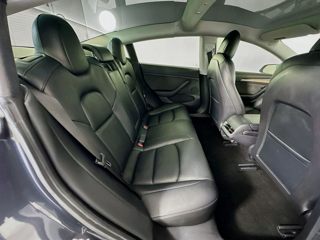 Thumbnail: 2021 Tesla Model 3 - 27