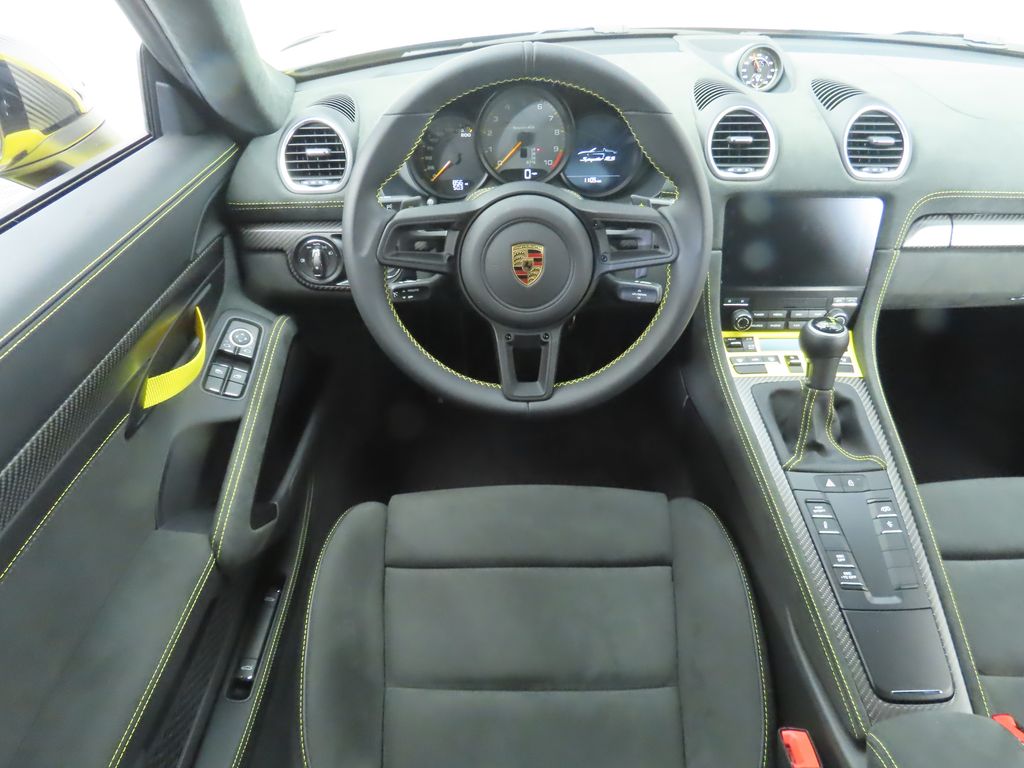 2024 Porsche   10