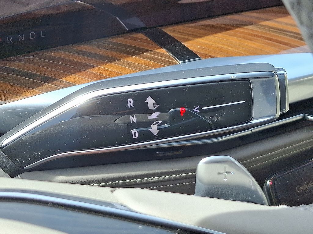 2025 Cadillac Escalade Sport Platinum 9