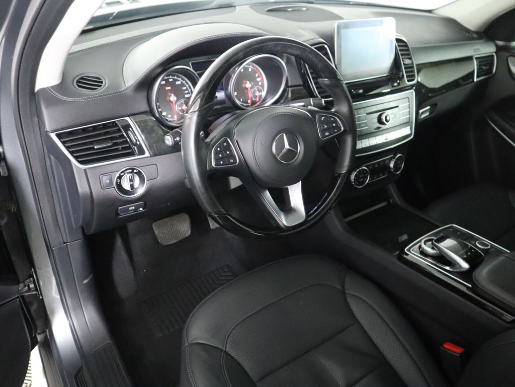 Thumbnail: 2018 Mercedes-Benz GLS - 9