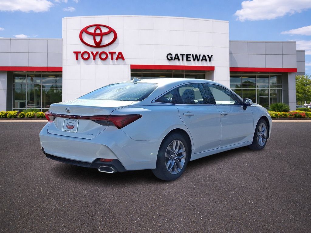 Thumbnail: 2019 Toyota Avalon - 5