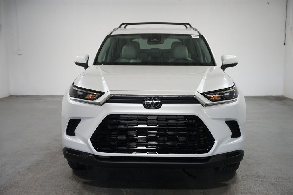 2025 Toyota Grand Highlander XLE 2