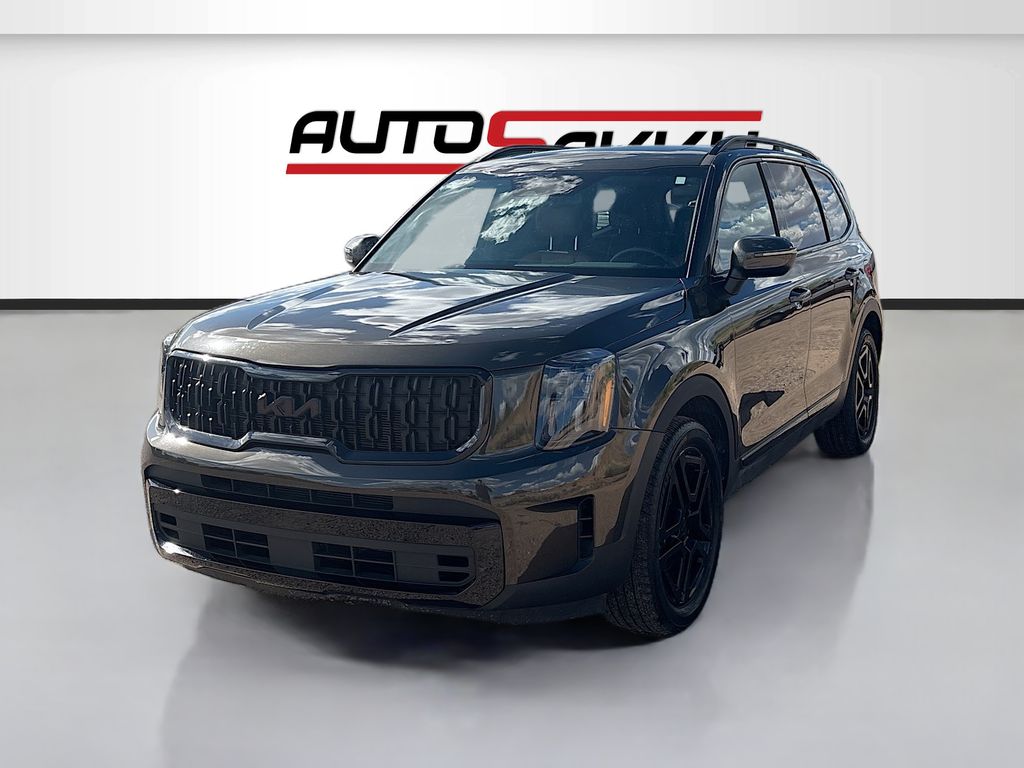 Used 2025 Green Kia EX X-Line image 3