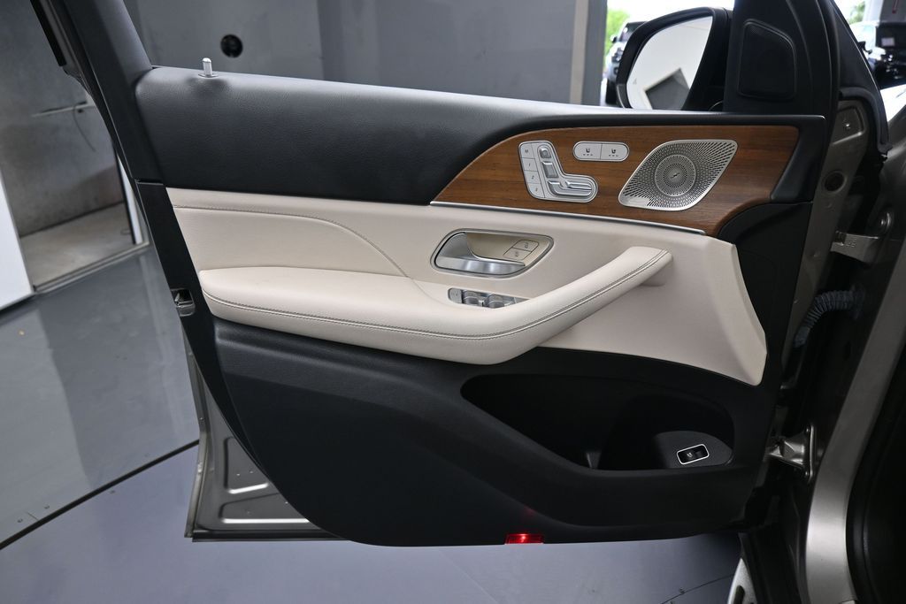 Used 2022 Gold Mercedes-Benz GLE 350 image 12