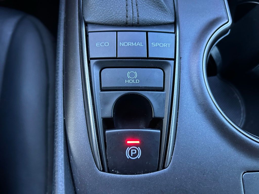 Thumbnail: 2022 Toyota Camry - 28